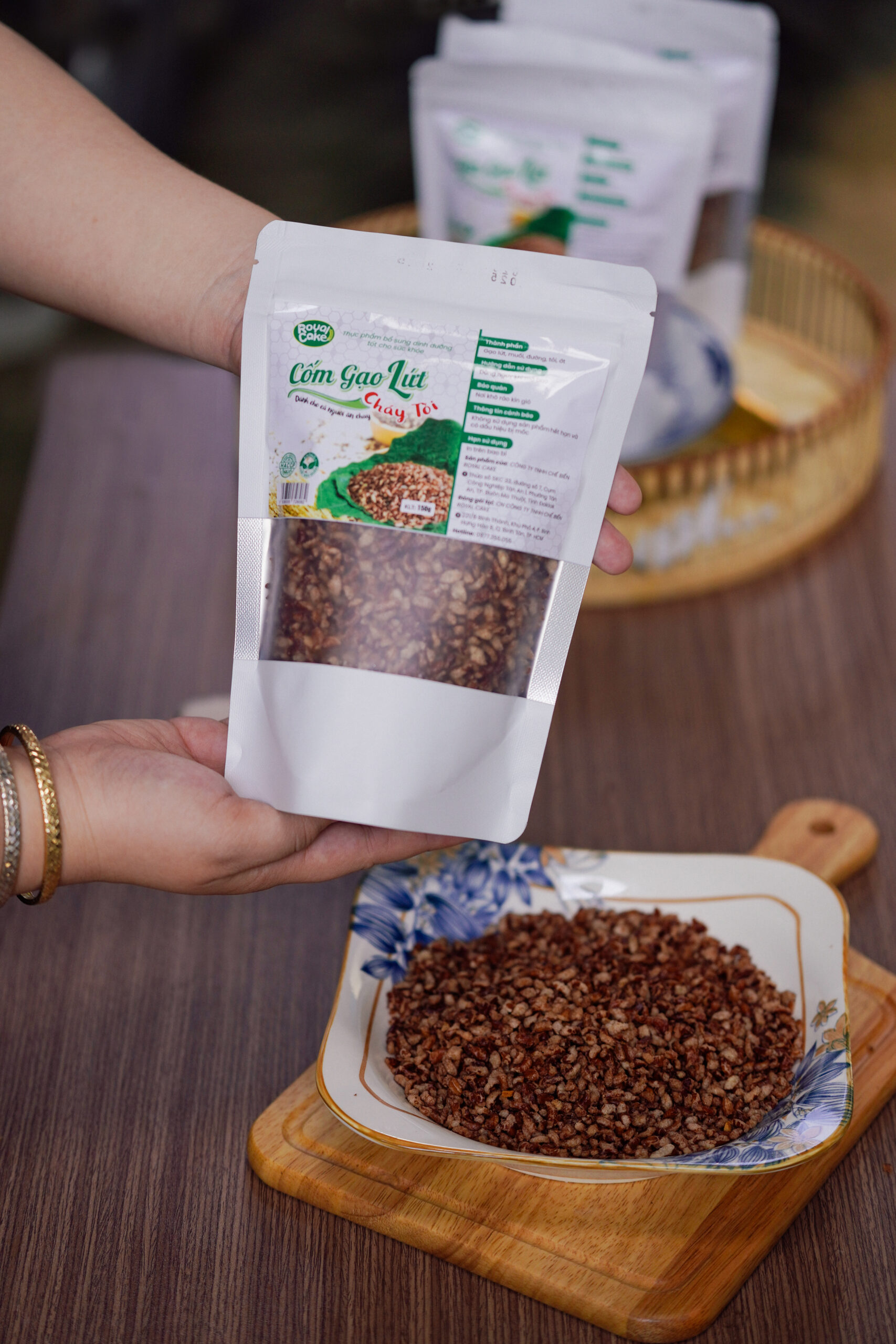 Cốm gạo lứt cháy tỏi Thuận Khánh