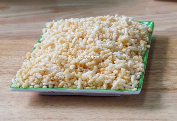 Cơm sấy hạt giòn Thuận Khánh - sau khi chiên nở đều, giòn tan