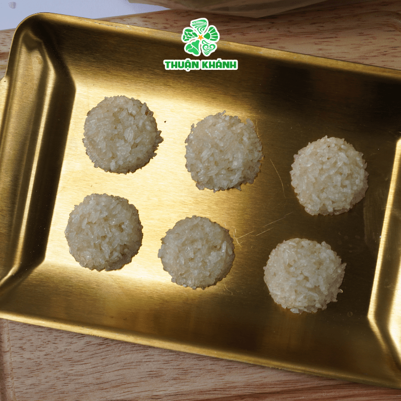 So Sánh Cơm Cháy Chất Lượng Và Phôi Cơm Cháy Thuận Khánh